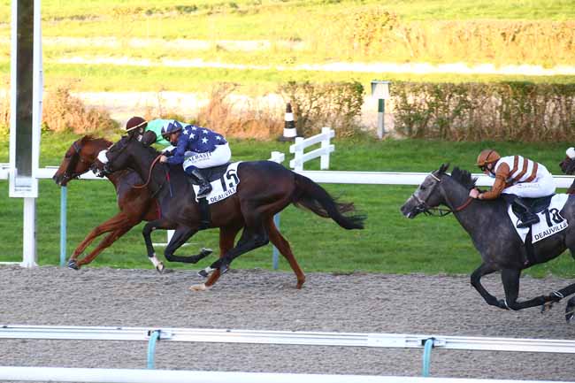 Photo d'arrivée de la course pmu PRIX JULES SAUCISSE à DEAUVILLE le Mercredi 21 octobre 2020