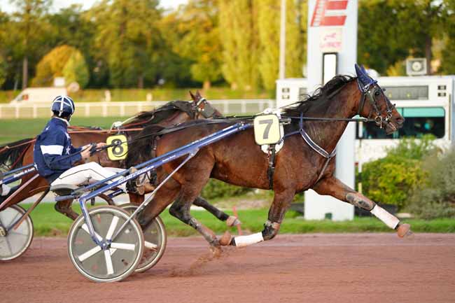 Photo d'arrivée de la course pmu PRIX DE FRONSAC à ENGHIEN le Mercredi 21 octobre 2020