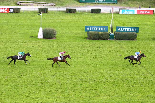 Photo d'arrivée de la course pmu PRIX HARAS DU REUILLY à AUTEUIL le Jeudi 22 octobre 2020