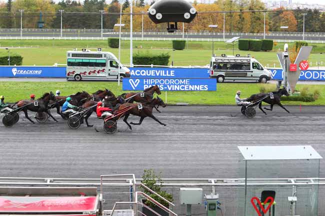 Photo d'arrivée de la course pmu PRIX DE BACQUEVILLE à PARIS-VINCENNES le Lundi 2 novembre 2020