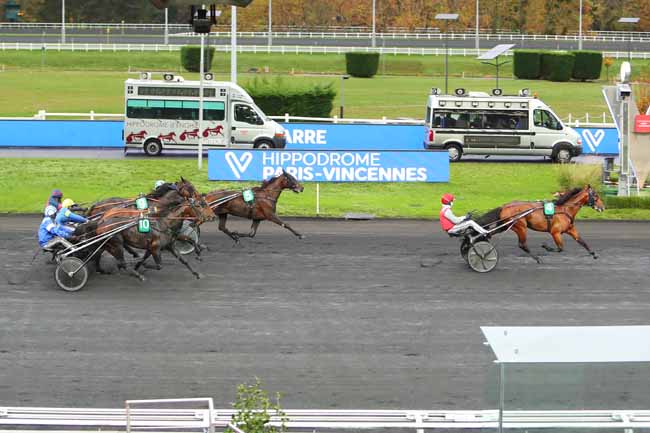 Photo d'arrivée de la course pmu PRIX DE LESPARRE à PARIS-VINCENNES le Lundi 2 novembre 2020