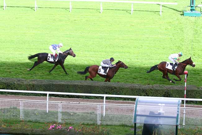 Photo d'arrivée de la course pmu PRIX DU VAL D'OISE à SAINT-CLOUD le Mardi 3 novembre 2020