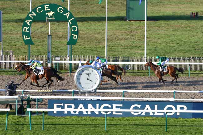 Photo d'arrivée de la course pmu PRIX DU PARC A MOUTONS à CHANTILLY le Mercredi 4 novembre 2020