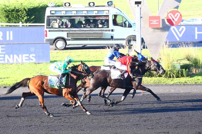 Photo d'arrivée de la course pmu PRIX REYNOLDS à PARIS-VINCENNES le Jeudi 5 novembre 2020