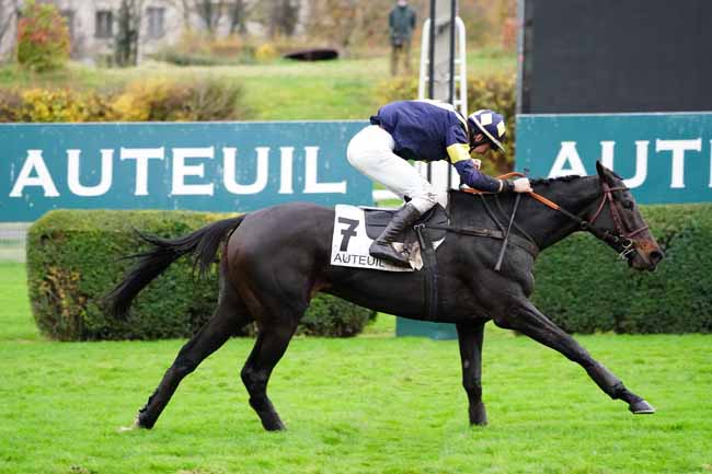 Photo d'arrivée de la course pmu PRIX SYTAJ à AUTEUIL le Dimanche 15 novembre 2020