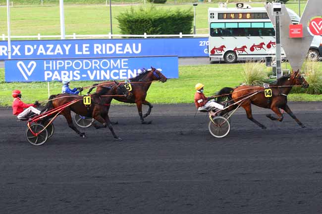 Photo d'arrivée de la course pmu PRIX D'AZAY-LE-RIDEAU à PARIS-VINCENNES le Lundi 16 novembre 2020