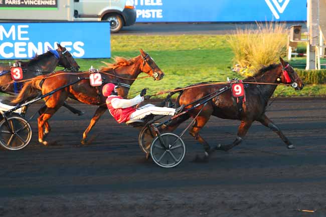 Photo d'arrivée de la course pmu PRIX DE SILLE-LE-GUILLAUME à PARIS-VINCENNES le Jeudi 26 novembre 2020