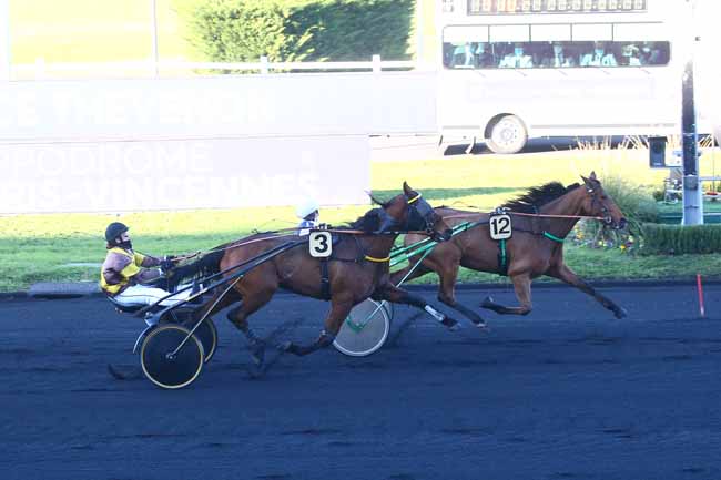 Photo d'arrivée de la course pmu PRIX MAURICE THEVENON à PARIS-VINCENNES le Samedi 28 novembre 2020