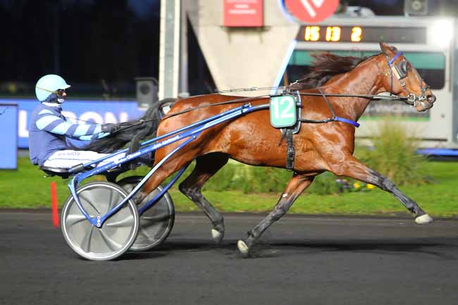 Photo d'arrivée de la course pmu PRIX DE MARENNES-OLERON à PARIS-VINCENNES le Samedi 5 décembre 2020