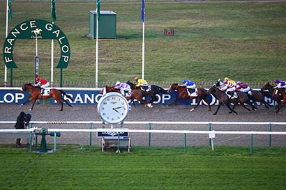 Photo d'arrivée de la course pmu PRIX DU CHATEAU DU HERON BLANC à CHANTILLY le Mardi 8 décembre 2020