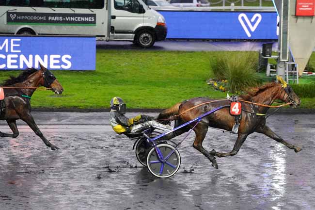 Photo d'arrivée de la course pmu PRIX DE BLANGY à PARIS-VINCENNES le Vendredi 11 décembre 2020