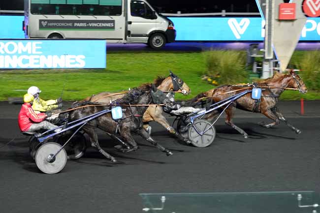Photo d'arrivée de la course pmu PRIX DE FOURNELS à PARIS-VINCENNES le Samedi 12 décembre 2020