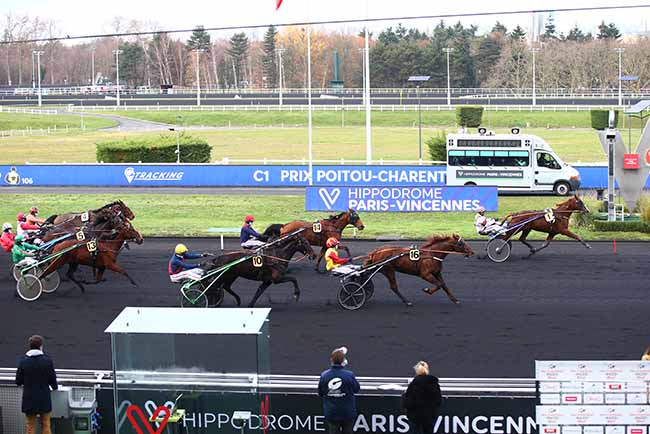 Photo d'arrivée de la course pmu PRIX POITOU-CHARENTES à PARIS-VINCENNES le Mercredi 16 décembre 2020