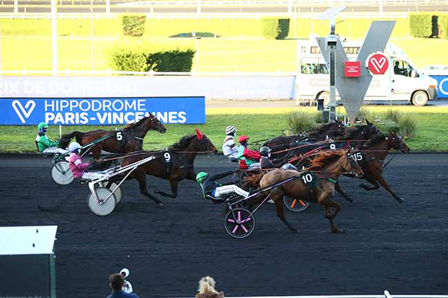 Photo d'arrivée de la course pmu PRIX DE DOMFRONT à PARIS-VINCENNES le Vendredi 18 décembre 2020