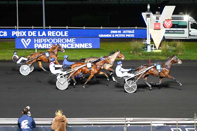 Photo d'arrivée de la course pmu PRIX DE LA REOLE à PARIS-VINCENNES le Vendredi 18 décembre 2020