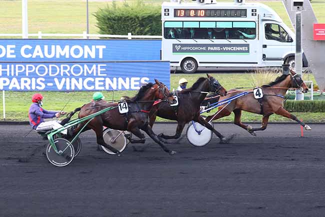 Photo d'arrivée de la course pmu PRIX DE CAUMONT à PARIS-VINCENNES le Dimanche 20 décembre 2020