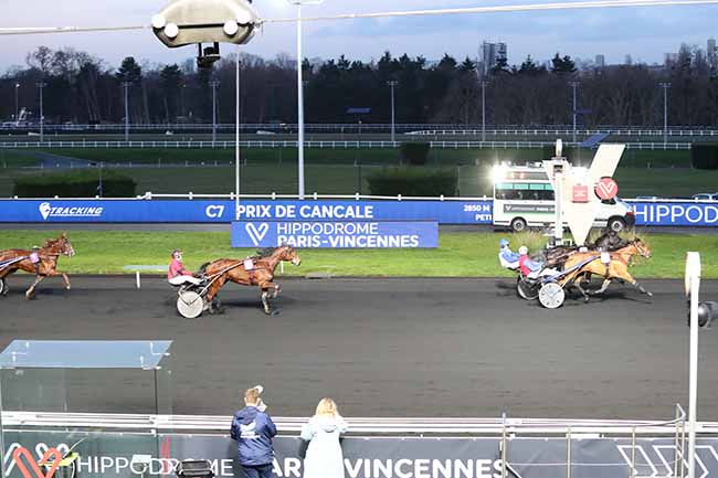 Photo d'arrivée de la course pmu PRIX DE CANCALE à PARIS-VINCENNES le Dimanche 20 décembre 2020