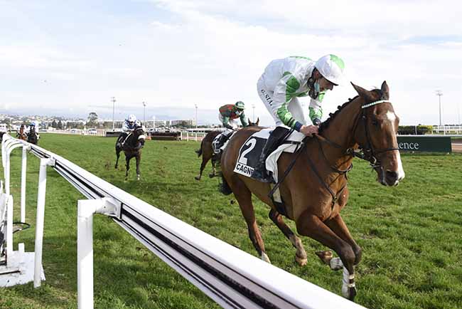 Photo d'arrivée de la course pmu PRIX D'AUTEUIL à CAGNES-SUR-MER le Mercredi 23 décembre 2020