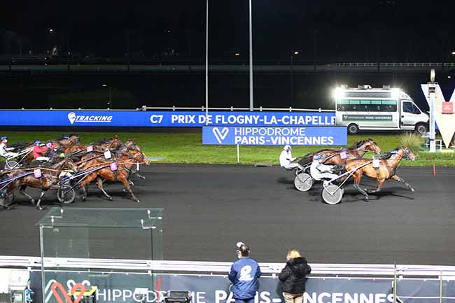 Photo d'arrivée de la course pmu PRIX DE FLOGNY-LA-CHAPELLE à PARIS-VINCENNES le Samedi 2 janvier 2021