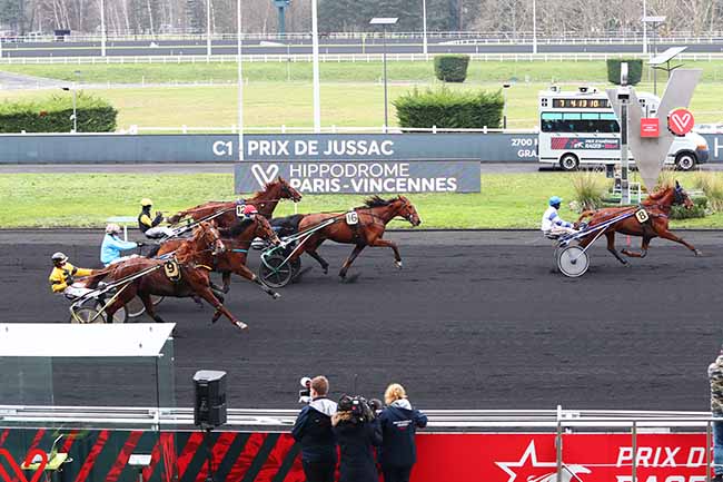 Photo d'arrivée de la course pmu PRIX DE JUSSAC à PARIS-VINCENNES le Dimanche 3 janvier 2021