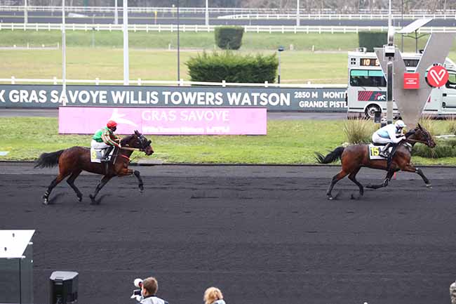 Photo d'arrivée de la course pmu PRIX GRAS SAVOYE WILLIS TOWERS WATSON à PARIS-VINCENNES le Dimanche 3 janvier 2021