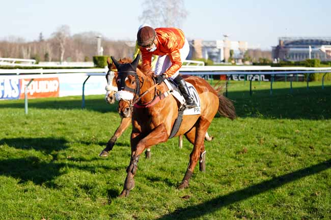 Photo d'arrivée de la course pmu PRIX GUILLAUME DE PRACOMTAL à PAU le Mercredi 6 janvier 2021