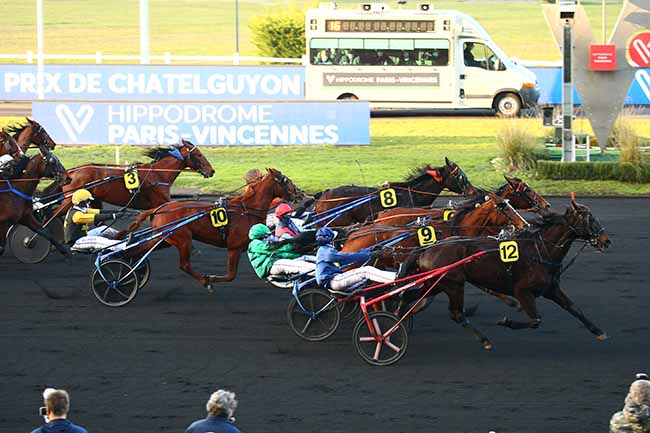 Photo d'arrivée de la course pmu PRIX DE CHATELGUYON à PARIS-VINCENNES le Samedi 9 janvier 2021