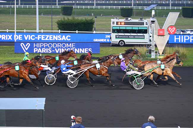 Photo d'arrivée de la course pmu PRIX DE VIC-FEZENSAC à PARIS-VINCENNES le Samedi 9 janvier 2021