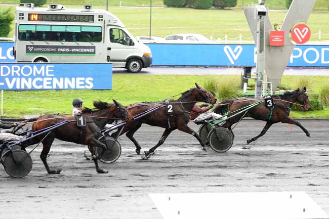 Photo d'arrivée de la course pmu PRIX DE POUILLY-SUR-LOIRE à PARIS-VINCENNES le Mardi 12 janvier 2021