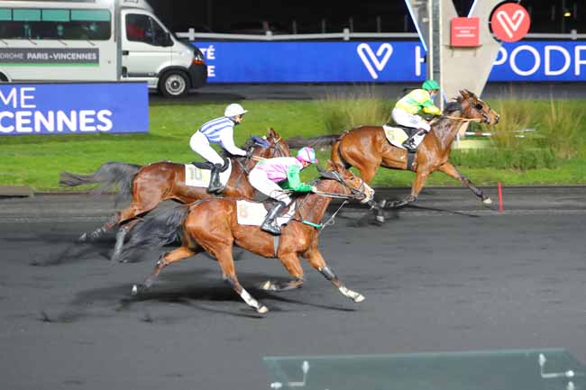 Photo d'arrivée de la course pmu PRIX DE CASTERA-VERDUZAN à PARIS-VINCENNES le Vendredi 15 janvier 2021