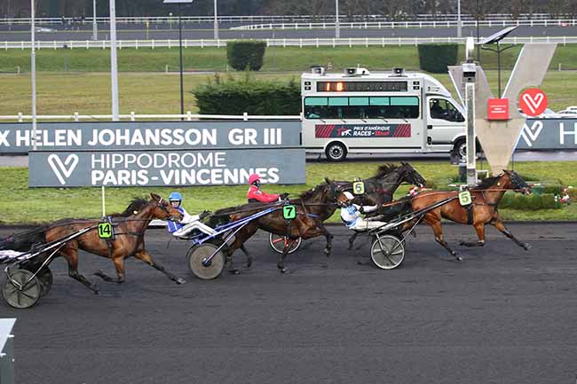 Photo d'arrivée de la course pmu PRIX HELEN JOHANSSON à PARIS-VINCENNES le Dimanche 31 janvier 2021