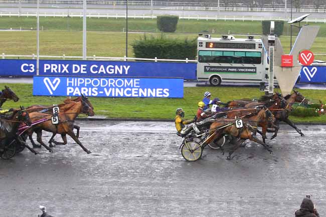 Photo d'arrivée de la course pmu PRIX DE CAGNY à PARIS-VINCENNES le Samedi 6 février 2021