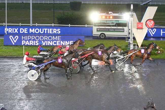 Photo d'arrivée de la course pmu PRIX DE MOUTIERS à PARIS-VINCENNES le Samedi 6 février 2021