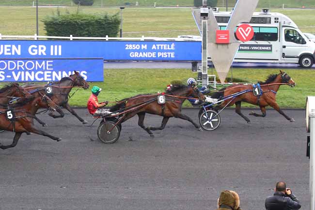 Photo d'arrivée de la course pmu PRIX DE ROUEN à PARIS-VINCENNES le Dimanche 7 février 2021