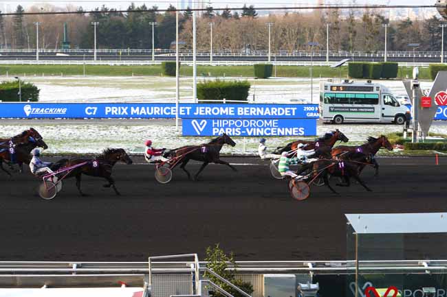 Photo d'arrivée de la course pmu PRIX MAURICE ET JEROME BERNARDET à PARIS-VINCENNES le Jeudi 11 février 2021