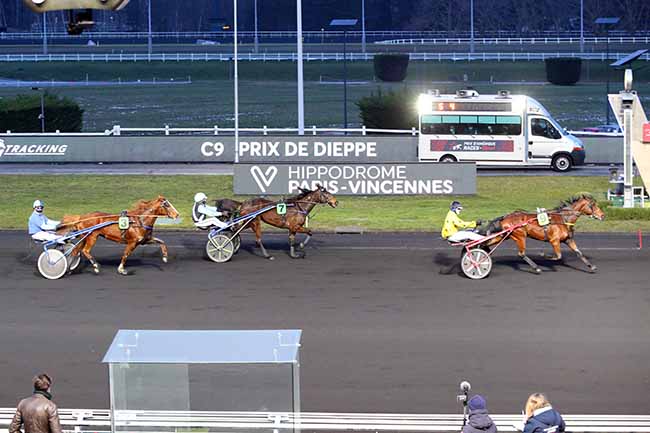 Photo d'arrivée de la course pmu PRIX DE DIEPPE à PARIS-VINCENNES le Dimanche 14 février 2021