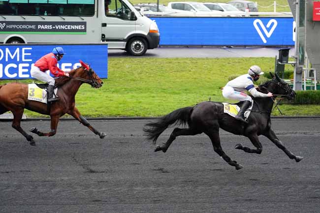 Photo d'arrivée de la course pmu PRIX DE CASTELLANE à PARIS-VINCENNES le Jeudi 18 février 2021