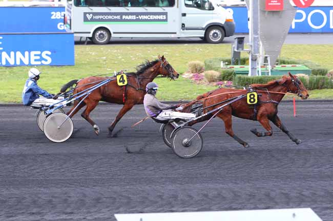 Photo d'arrivée de la course pmu PRIX DE LAMBALLE à PARIS-VINCENNES le Jeudi 25 février 2021