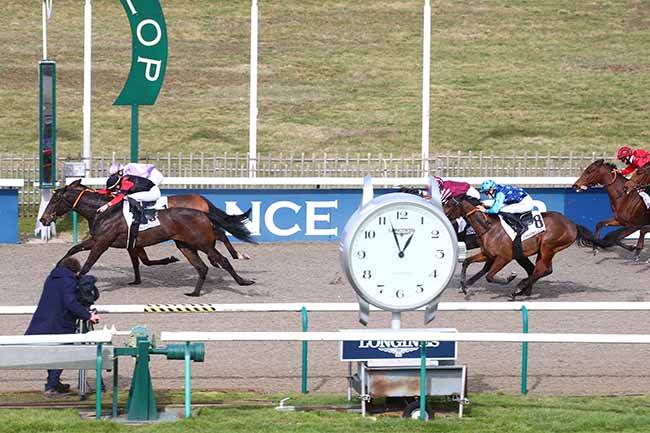 Photo d'arrivée de la course pmu PRIX DE LA FONTAINE SAINT-GERVAIS à CHANTILLY le Jeudi 25 février 2021