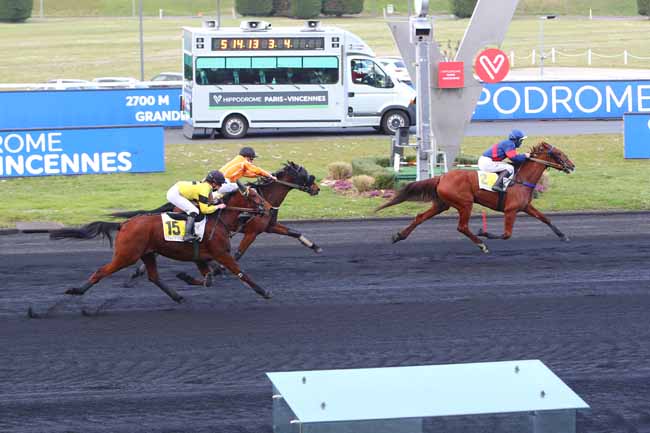 Photo d'arrivée de la course pmu PRIX DE DRAGUIGNAN à PARIS-VINCENNES le Vendredi 26 février 2021