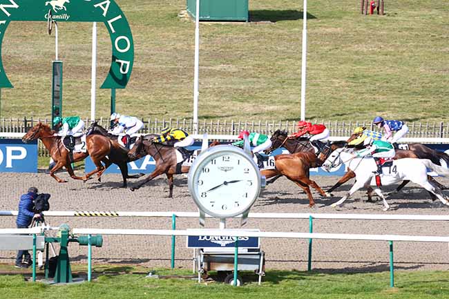 Photo d'arrivée de la course pmu PRIX DE LA ROUTE DU BLANC FOSSE à CHANTILLY le Vendredi 26 février 2021