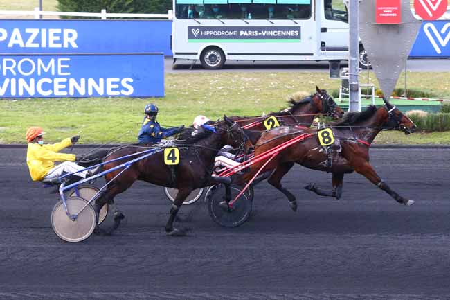 Photo d'arrivée de la course pmu PRIX DE MONPAZIER à PARIS-VINCENNES le Mercredi 3 mars 2021