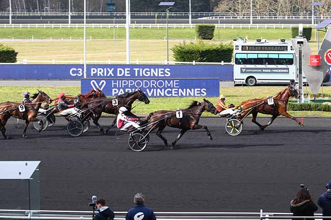 Photo d'arrivée de la course pmu PRIX DE TIGNES à PARIS-VINCENNES le Jeudi 4 mars 2021