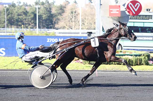 Photo d'arrivée de la course pmu PRIX DE MONTSOREAU à PARIS-VINCENNES le Samedi 6 mars 2021