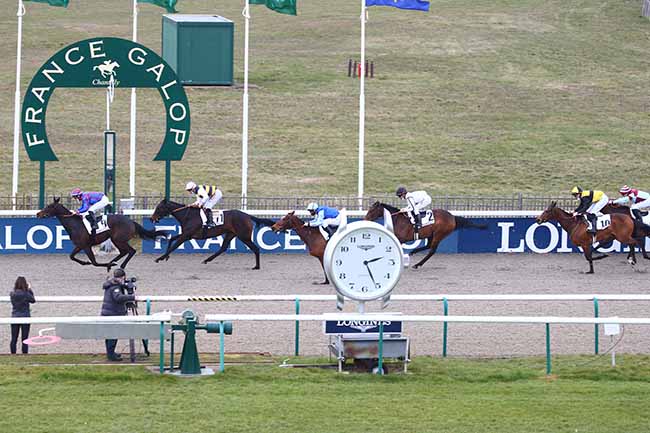 Photo d'arrivée de la course pmu PRIX DE LA SERPENTINE à CHANTILLY le Mardi 9 mars 2021