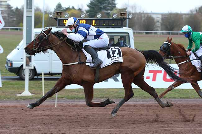 Photo d'arrivée de la course pmu GRAND NATIONAL DES JOCKEYS à REIMS le Mercredi 10 mars 2021