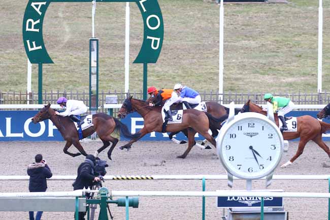 Photo d'arrivée de la course pmu PRIX DU CHENE POUILLEUX à CHANTILLY le Mercredi 10 mars 2021