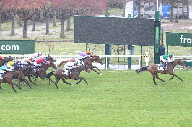 Photo d'arrivée de la course pmu PRIX DE LA GASCOGNE à SAINT-CLOUD le Jeudi 11 mars 2021