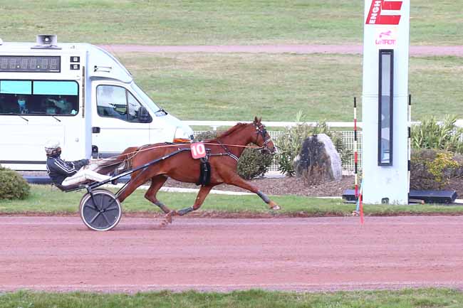Photo d'arrivée de la course pmu PRIX DE SANARY-SUR-MER à ENGHIEN le Vendredi 12 mars 2021