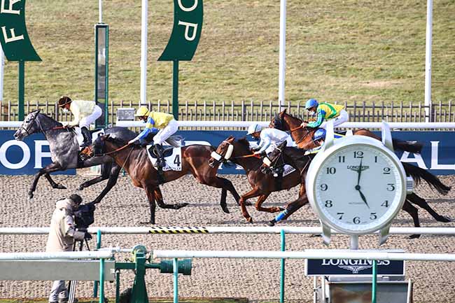 Photo d'arrivée de la course pmu PRIX DE PUISEUX-EN-FRANCE à CHANTILLY le Lundi 15 mars 2021